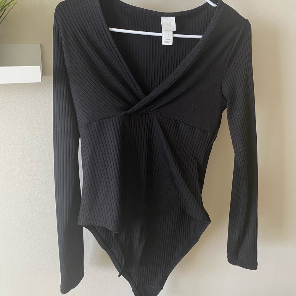 Bodysuit H&M. Size M - Picture 2 of 3
